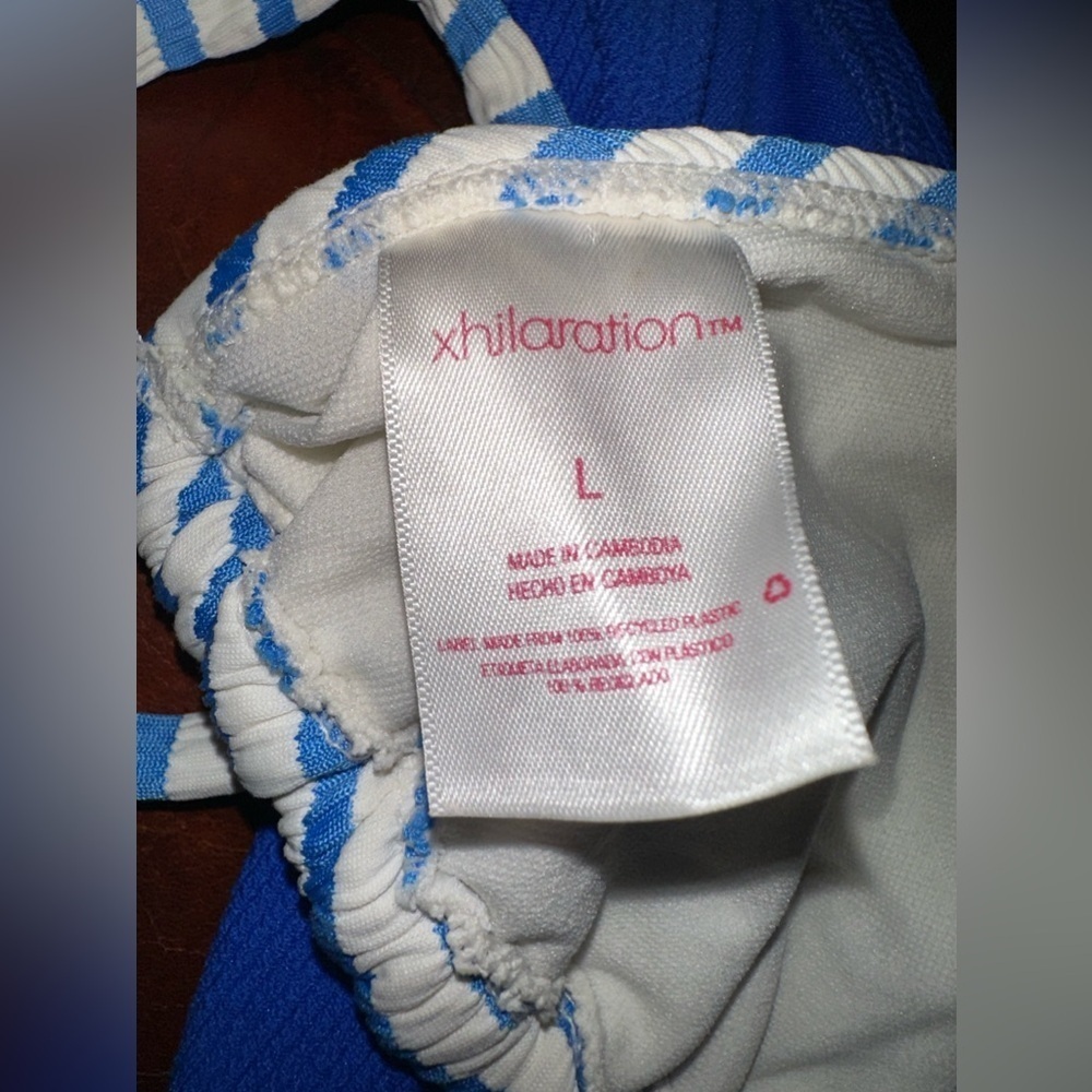 EUC  Textured Triangle Bikini Top - Xhilaration Blue Stripe L - Picture 3 of 4